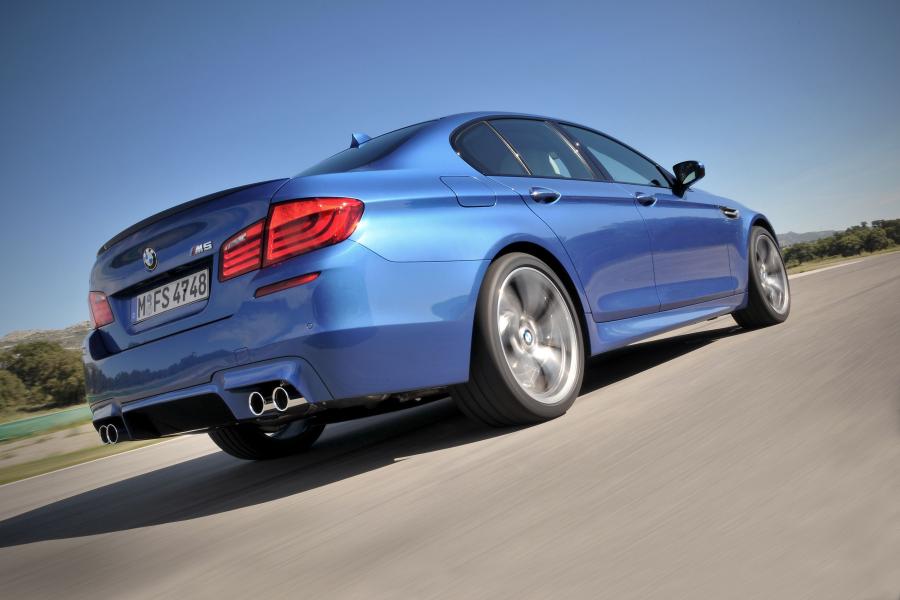  BMW M5 2011 года  (фото 299 из 344)